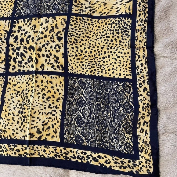NWT EL CORTE INGLESE Silk Square Scarf 19 X 19 Vintage Animal Print Blue… - Picture 2 of 7
